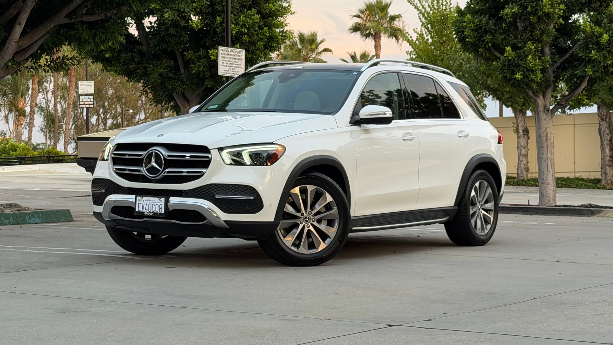White Mercedes-Benz GLE 350 exterior