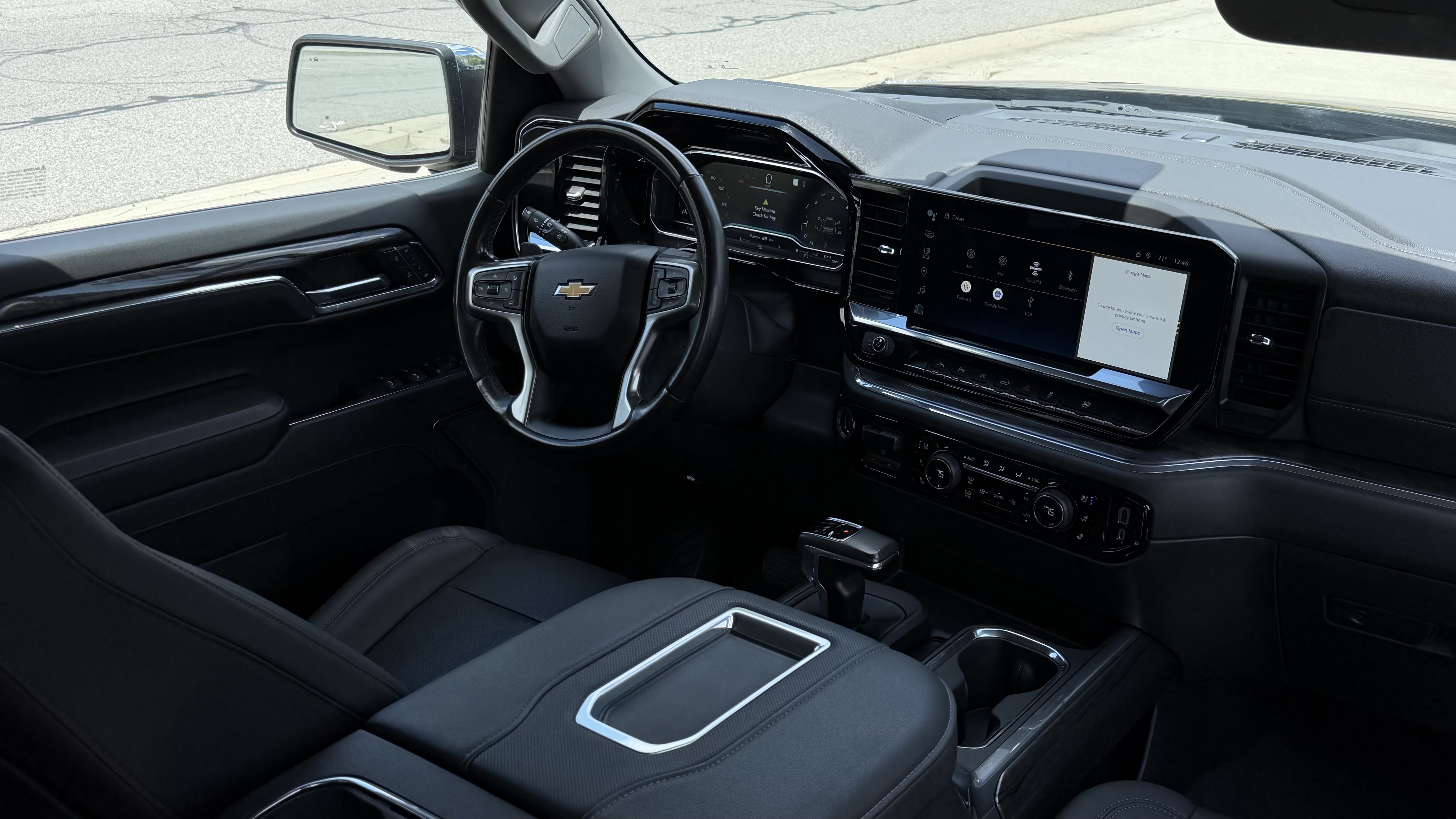 Chevrolet Silverado 1500 interior